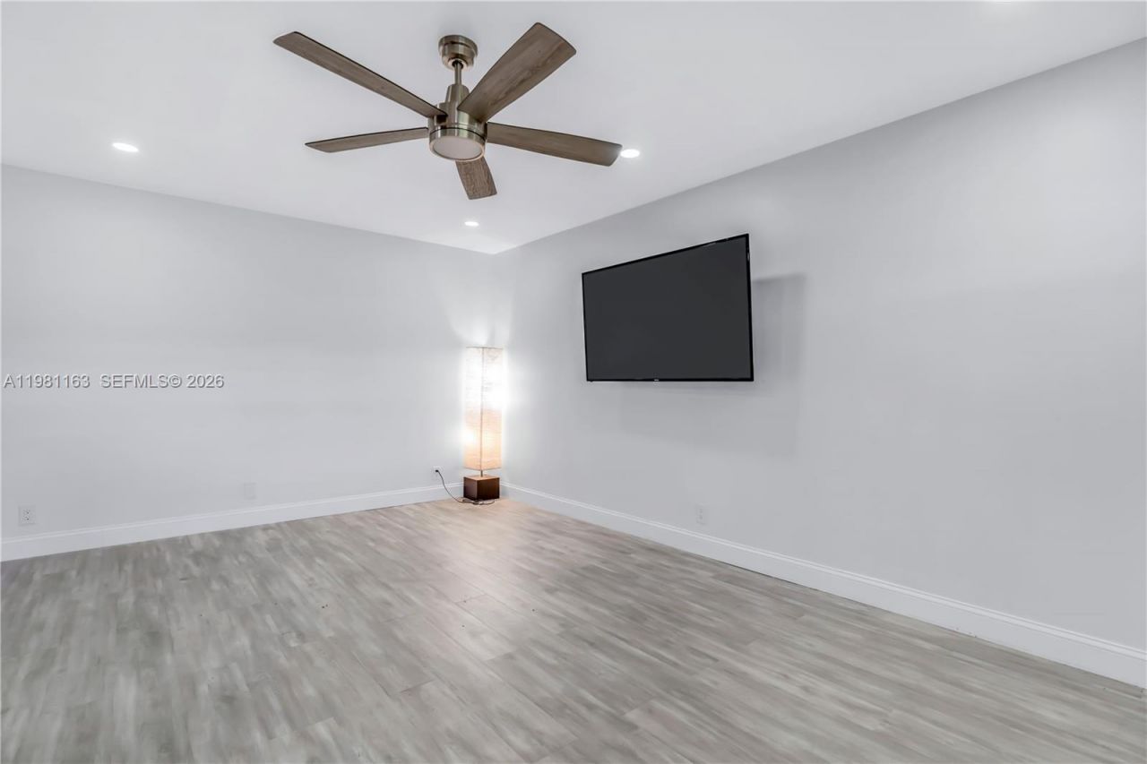 5300 Washington St , Unit A137, Hollywood, FL 33021 Photo