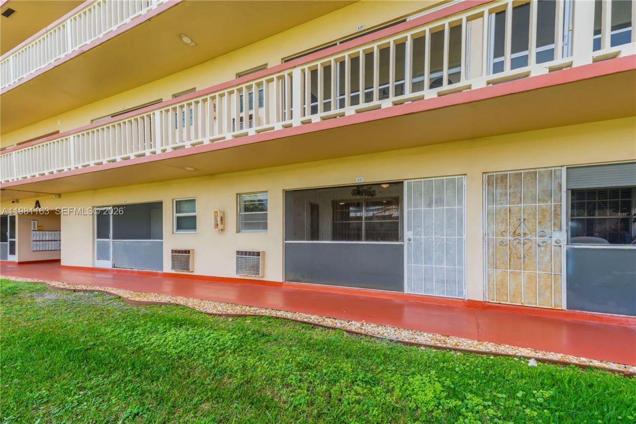 5300 Washington St , Unit A137, Hollywood, FL 33021 Photo