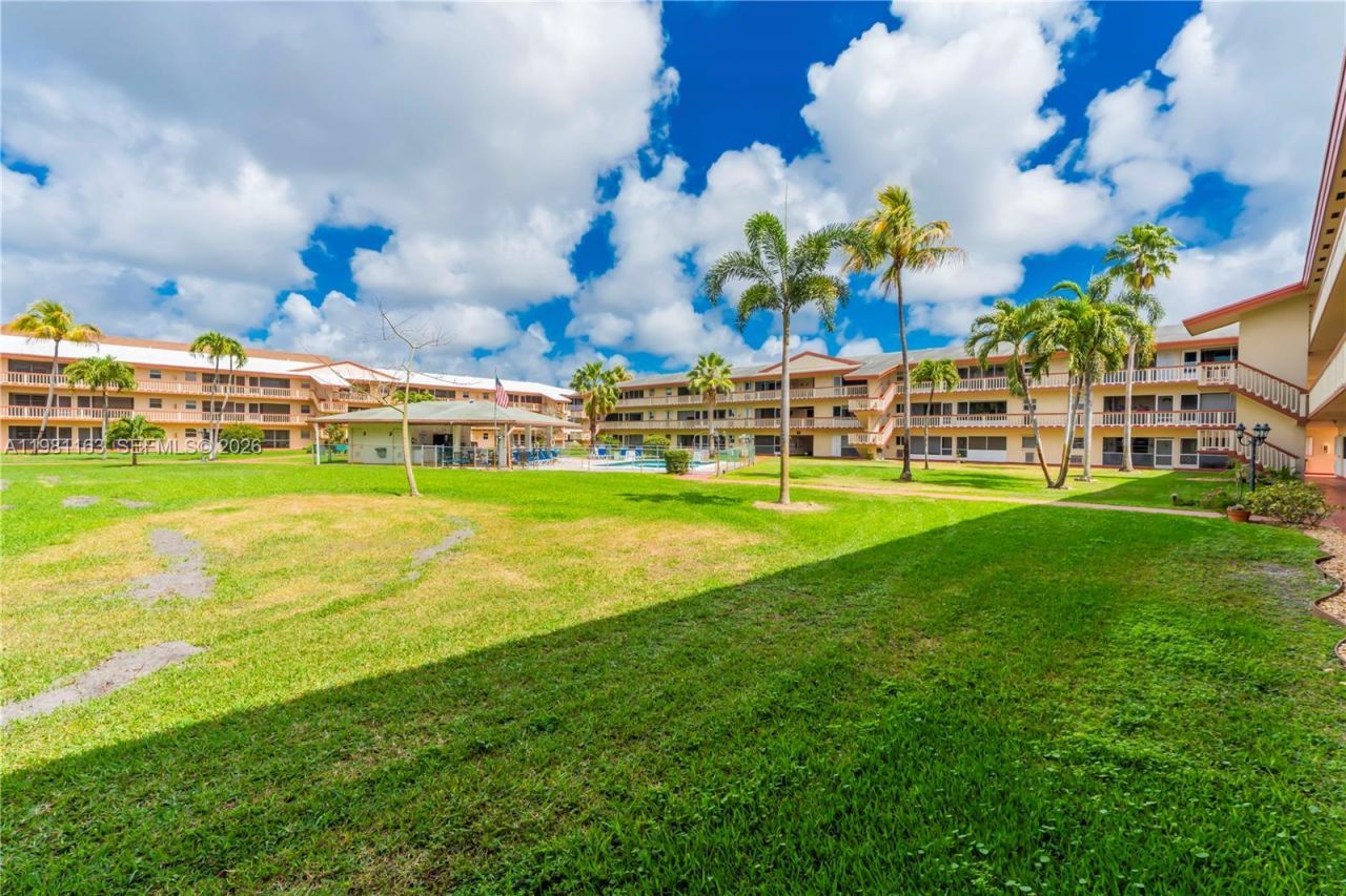 5300 Washington St , Unit A137, Hollywood, FL 33021 Photo