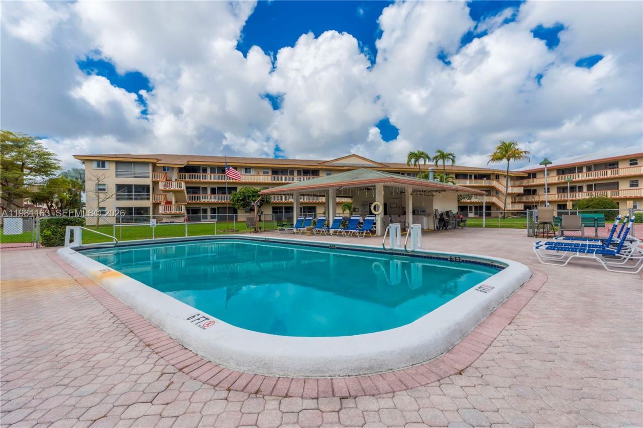 5300 Washington St , Unit A137, Hollywood, FL 33021 Photo