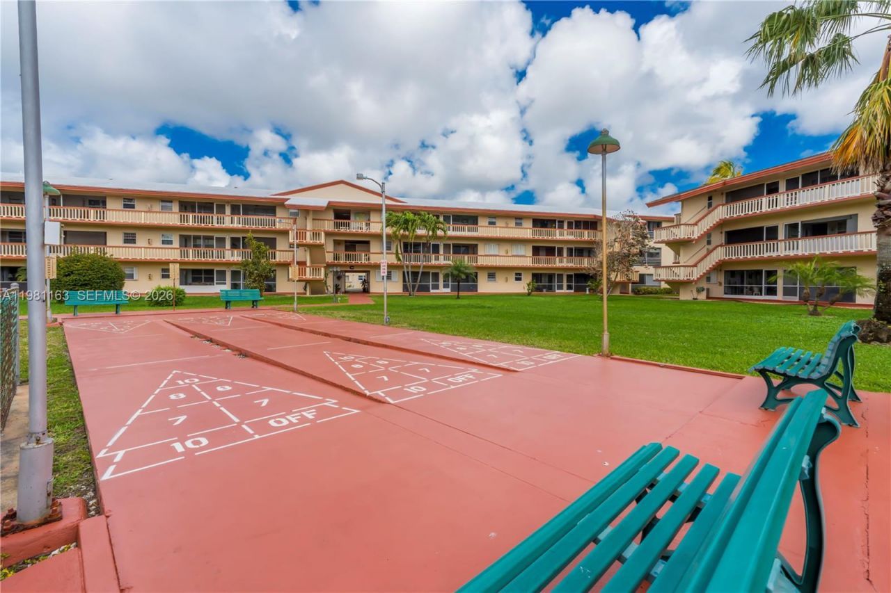 5300 Washington St , Unit A137, Hollywood, FL 33021 Photo