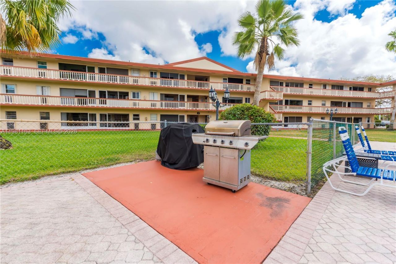 5300 Washington St , Unit A137, Hollywood, FL 33021 Photo