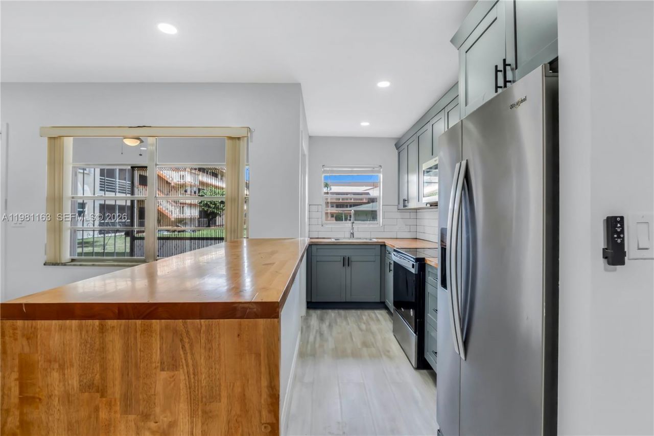 5300 Washington St , Unit A137, Hollywood, FL 33021 Photo