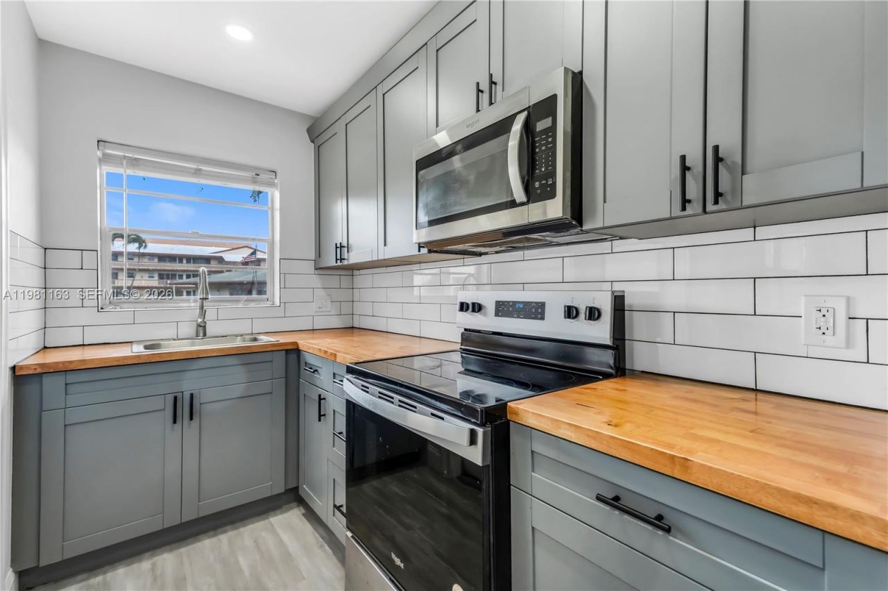 5300 Washington St , Unit A137, Hollywood, FL 33021 Photo