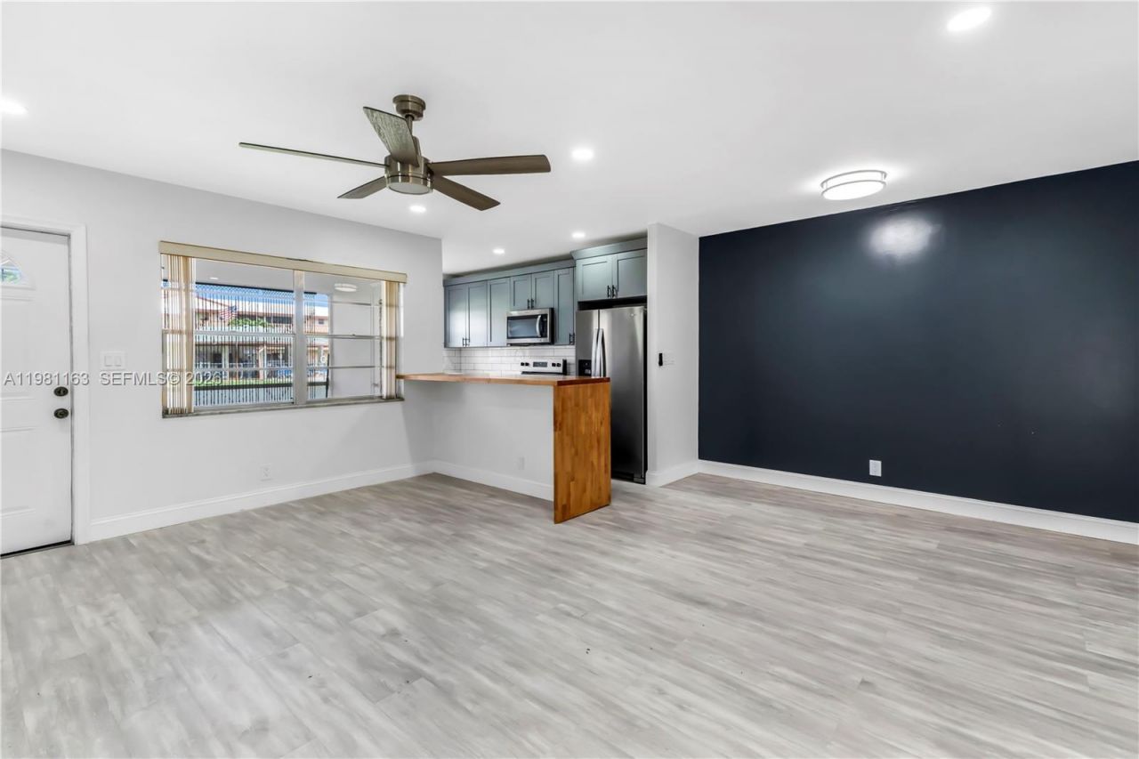 5300 Washington St , Unit A137, Hollywood, FL 33021 Photo