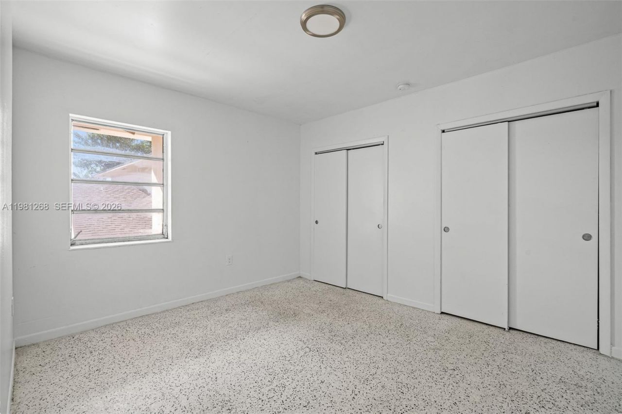 11330 Peachtree Dr, Miami, FL 33161 Photo