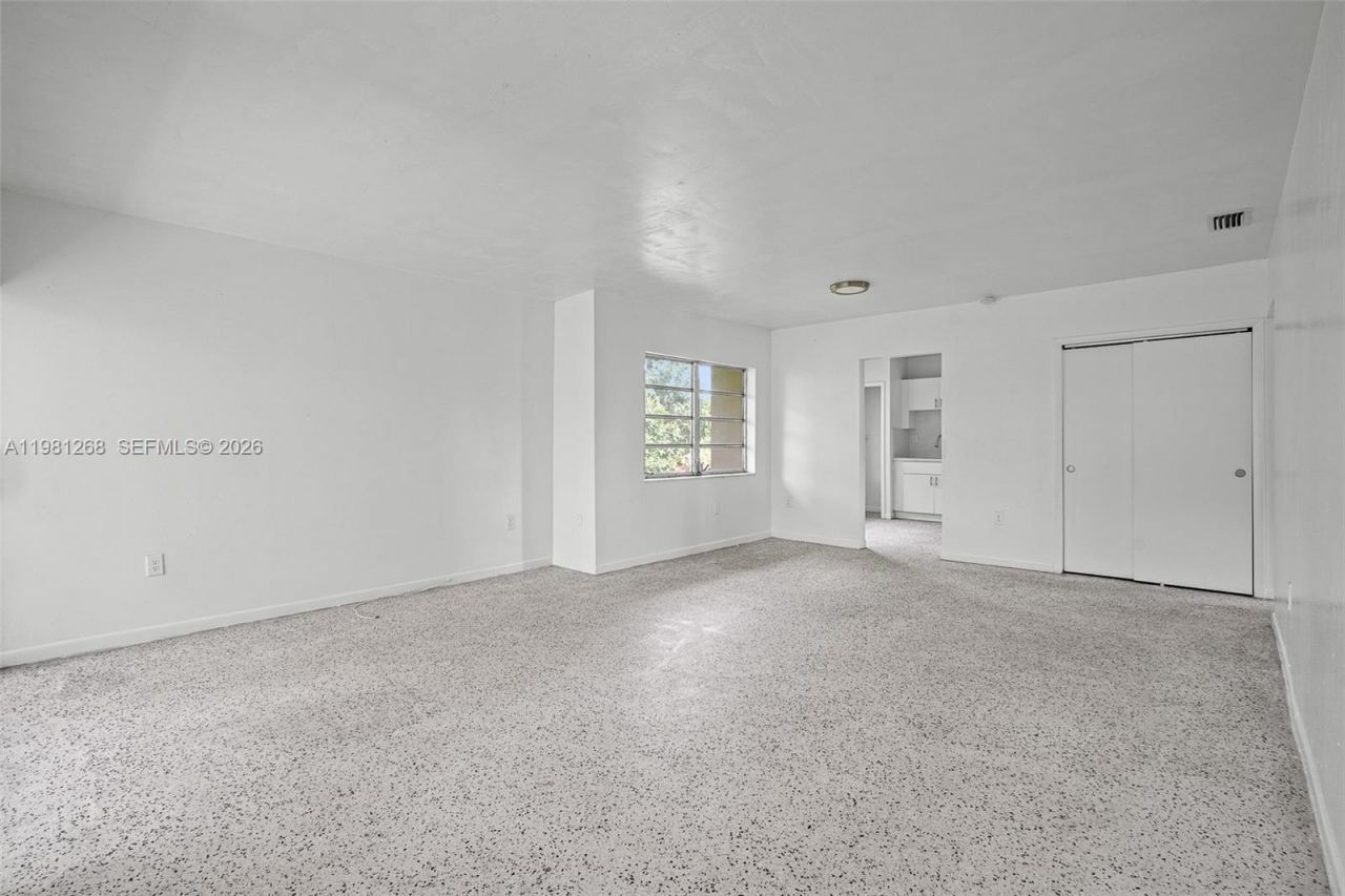 11330 Peachtree Dr , Miami, FL 33161 Photo