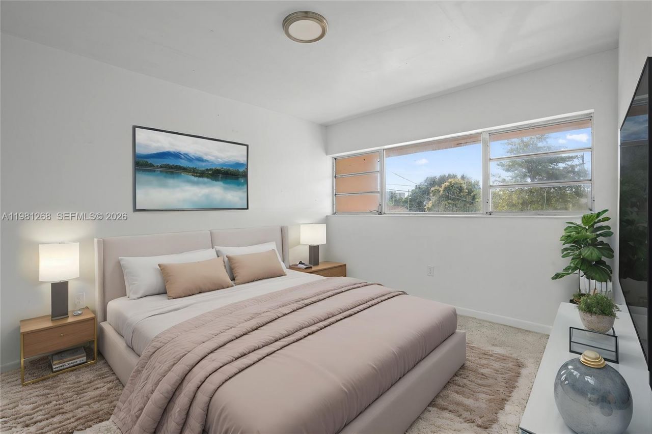 11330 Peachtree Dr, Miami, FL 33161 Photo