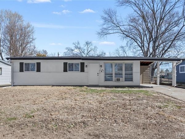 1710 Kay Drive , Florissant, MO 63031