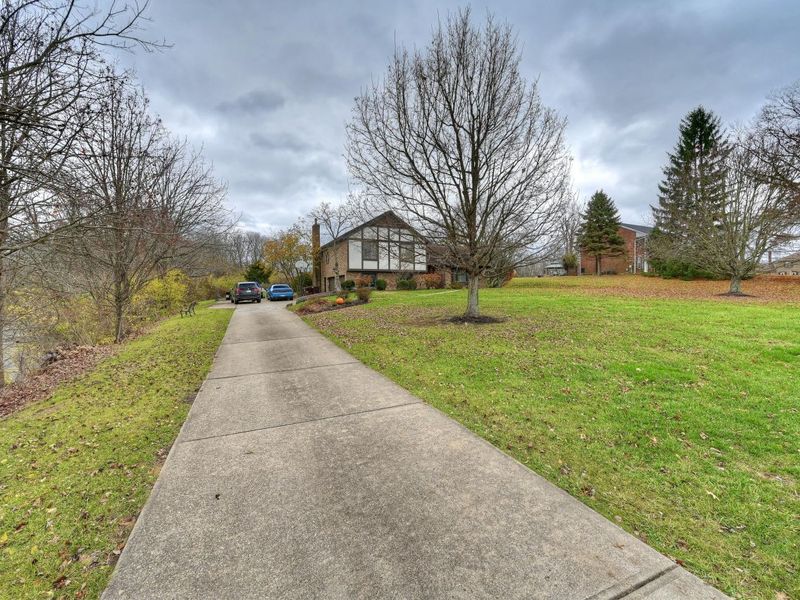 10252 Tiburon Drive, Florence, KY 41042 Photo 4