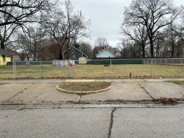 549 Adams Avenue, Muskegon, MI 49442