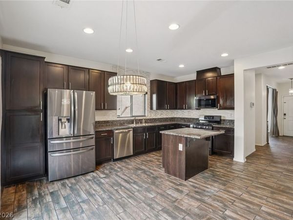 10612 Capitol Peak Avenue , Las Vegas, NV 89166