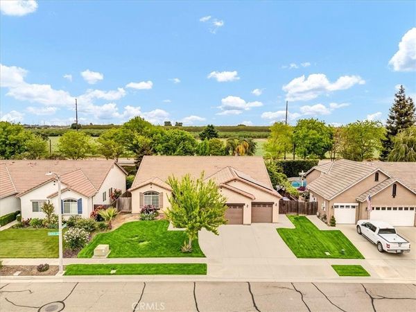 3000 S Arkle Street, Visalia, CA 93292