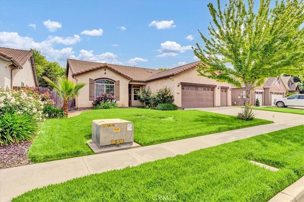 3000 S Arkle Street, Visalia, CA 93292 Main Photo