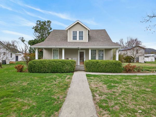 1385 Mitchell St , Celina, TN 38551