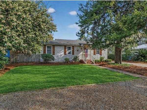 7 Stewart Avenue, St. Simons Island, GA 31522