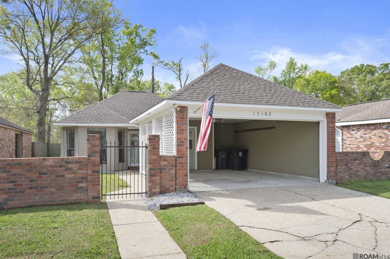 15182 Mary Elizabeth Dr, Baton Rouge, LA 70816 Main Photo