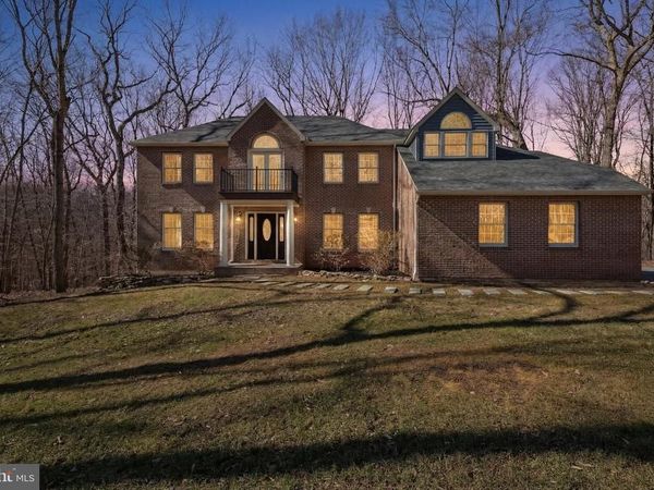 823 HAPPY CREEK LANE, WEST CHESTER, PA 19380
