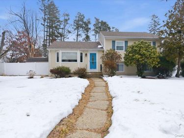30 Middle Drive, Huntington, NY 11743