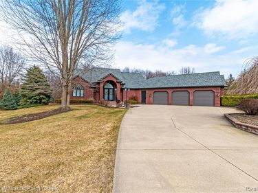 4998 Menominee Lane, Clarkston, MI 48348