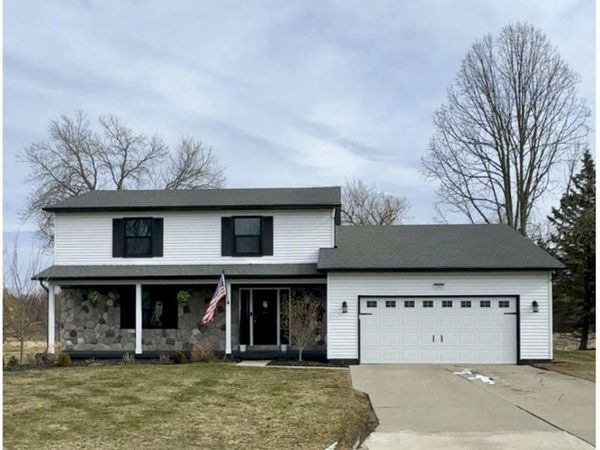 1347 Bush Creek Drive, Grand Blanc, MI 48439