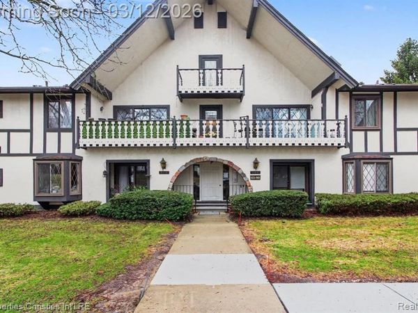 42160 Woodward Avenue, Bloomfield Hills, MI 48304