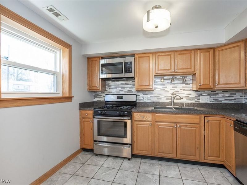 3820 Seneca Street , Stow, OH 44224 Photo 10