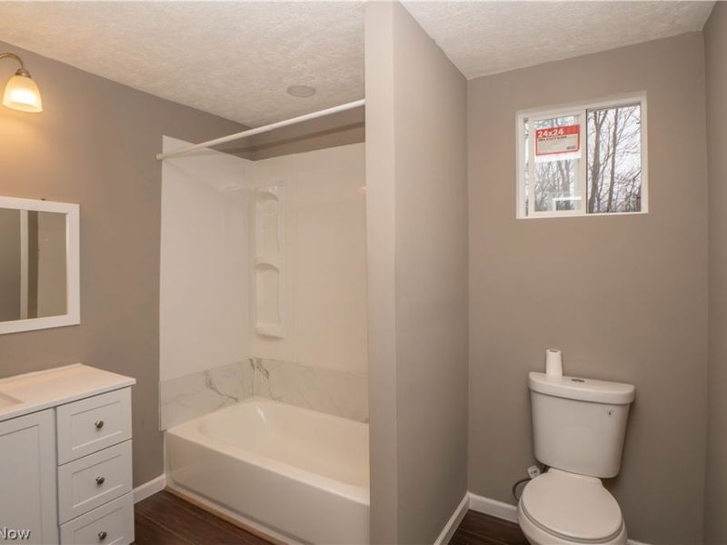 318 Elmport Avenue NE, Canton, OH 44704 Photo 12