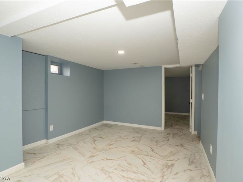 318 Elmport Avenue NE, Canton, OH 44704 Photo 14