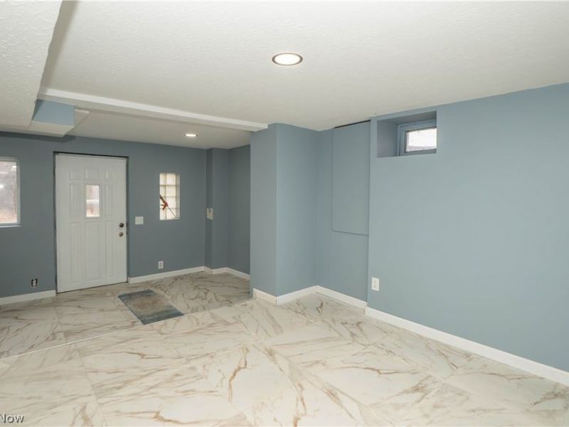 318 Elmport Avenue NE, Canton, OH 44704 Photo 15