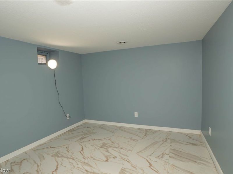 318 Elmport Avenue NE, Canton, OH 44704 Photo 17