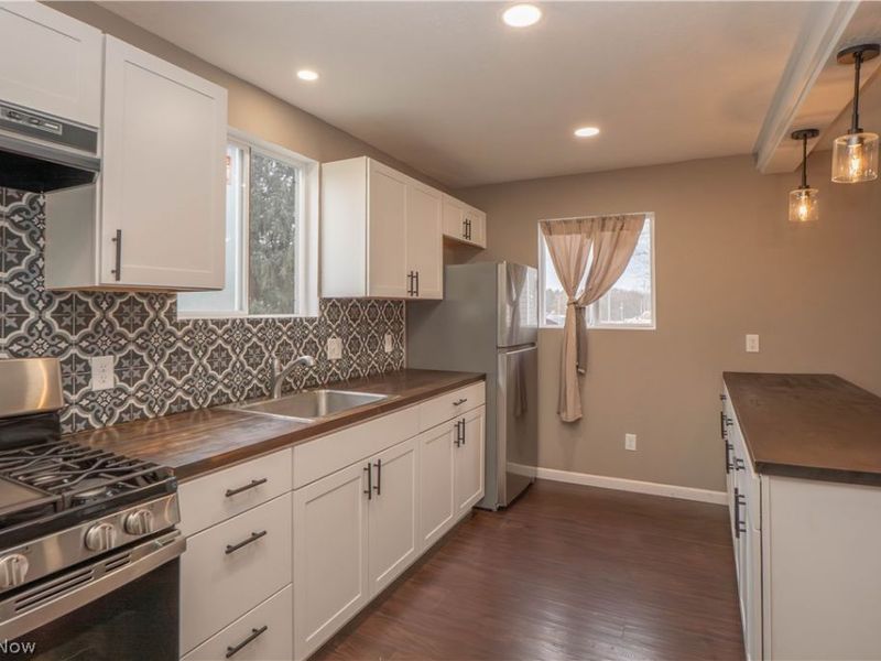 318 Elmport Avenue NE, Canton, OH 44704 Photo 9