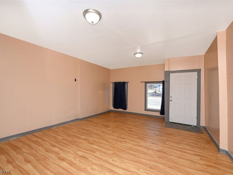 868 N Main Street , Akron, OH 44310 Photo 10