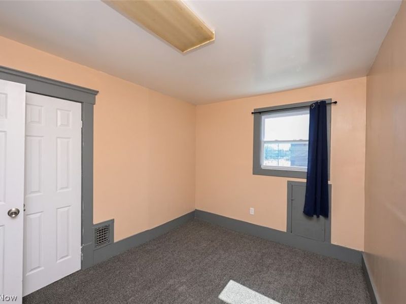 868 N Main Street , Akron, OH 44310 Photo 20