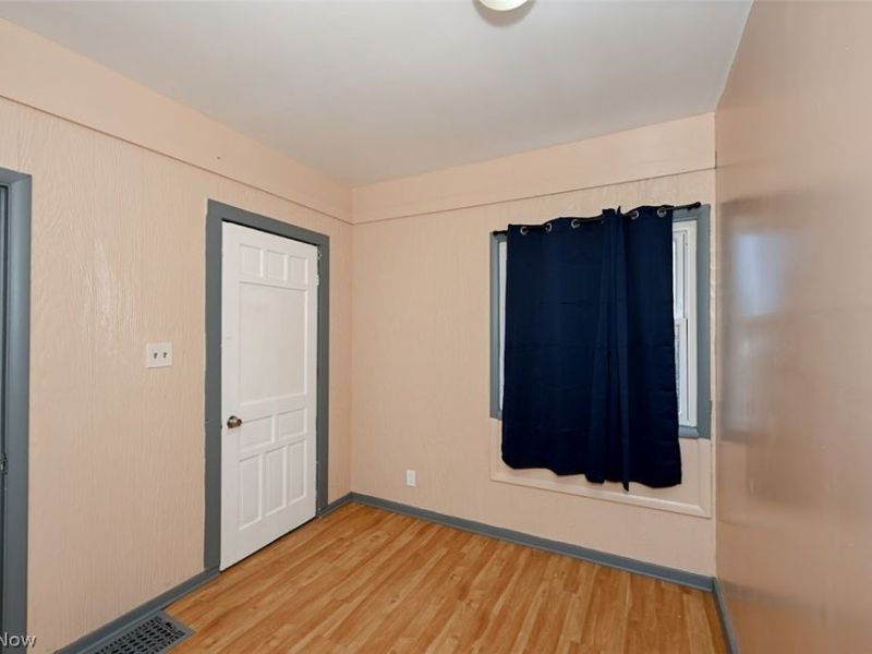 868 N Main Street , Akron, OH 44310 Photo 24