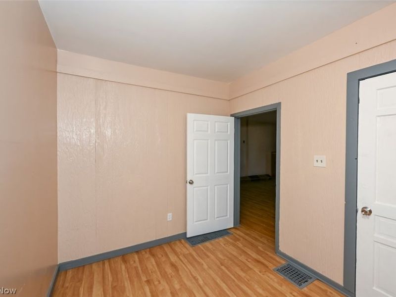 868 N Main Street , Akron, OH 44310 Photo 25