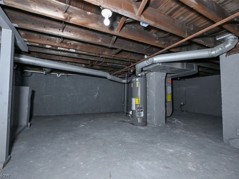 868 N Main Street , Akron, OH 44310 Photo 28