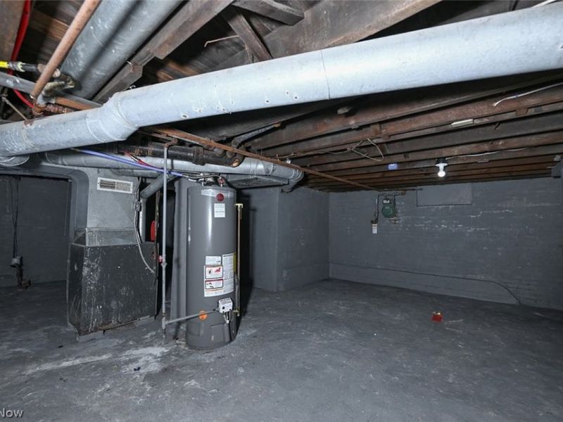 868 N Main Street , Akron, OH 44310 Photo 29