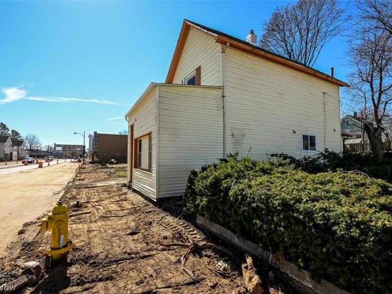 868 N Main Street , Akron, OH 44310 Photo 3