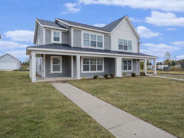 883 Main Street, Holland, MI 49423