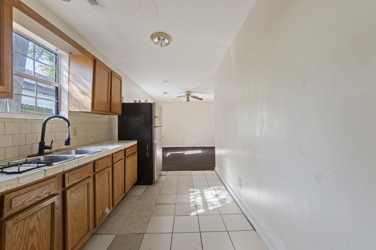 16 Killians Street Photo 14