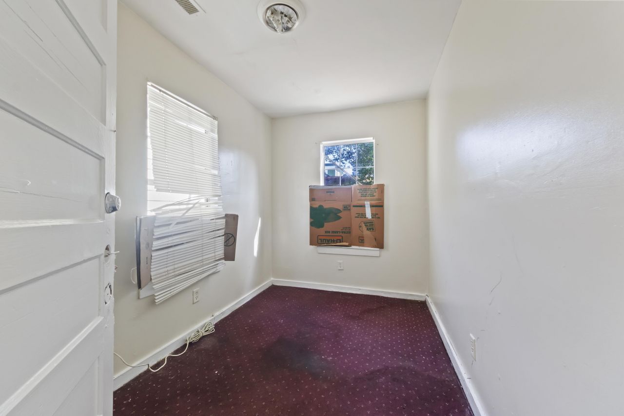 16 Killians Street Photo 20