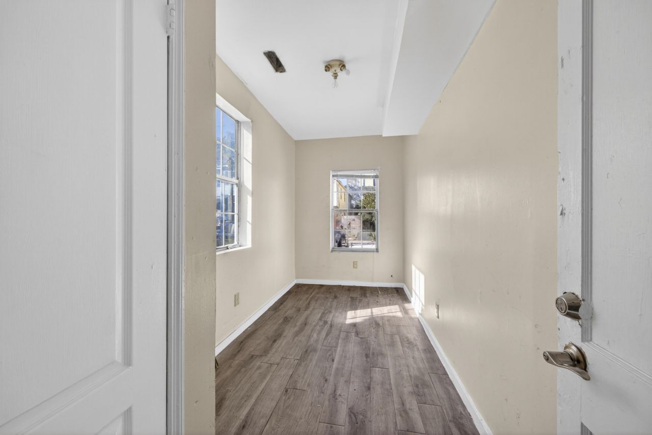 16 Killians Street Photo 5