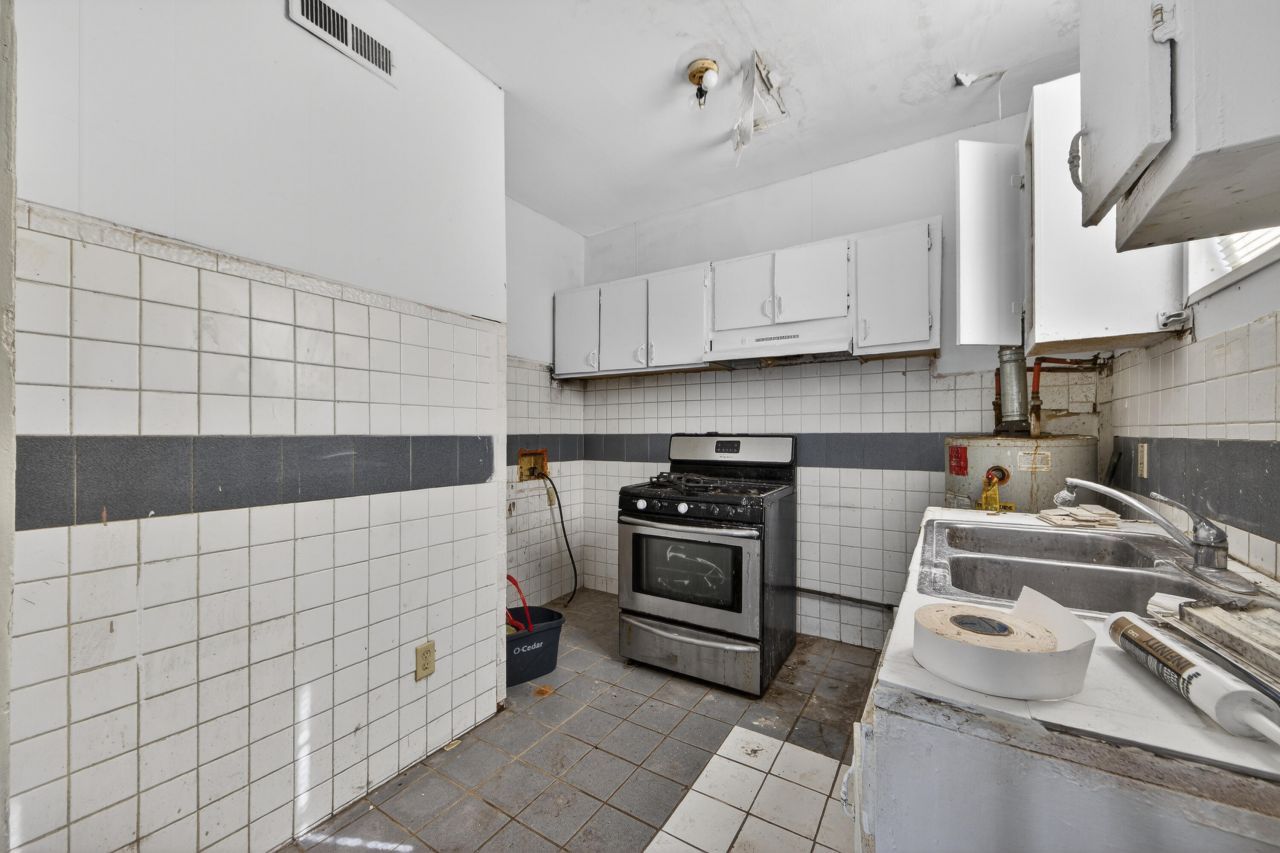 16 Killians Street Photo 9