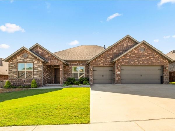 1301 Hickory Street, Cave Springs, AR 72718
