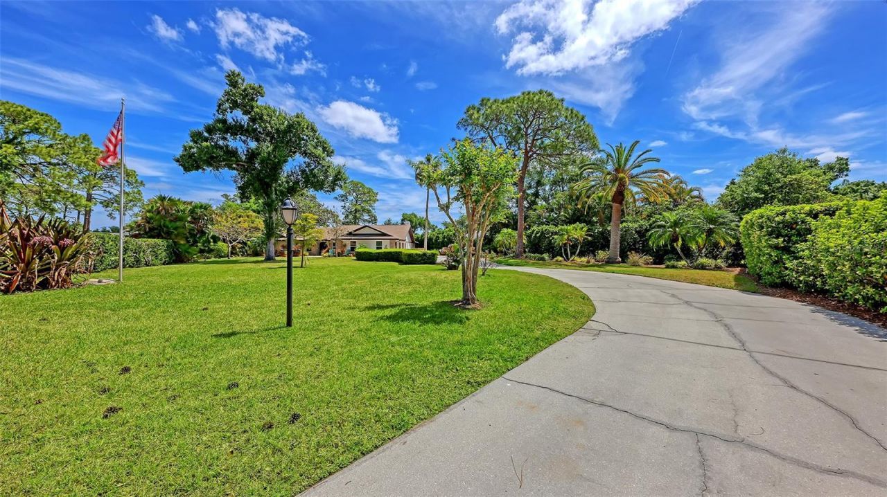7937 Broadmoor Pines Boulevard, Sarasota, FL 34243 Photo