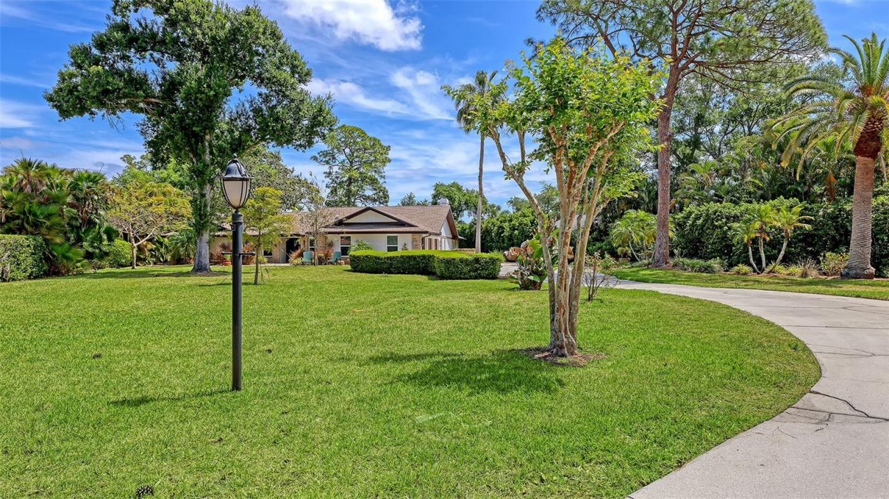 7937 Broadmoor Pines Boulevard, Sarasota, FL 34243 Photo