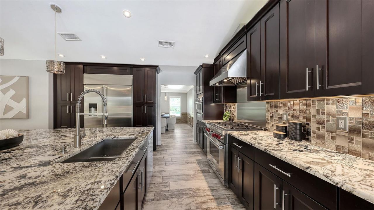 7937 Broadmoor Pines Boulevard, Sarasota, FL 34243 Photo