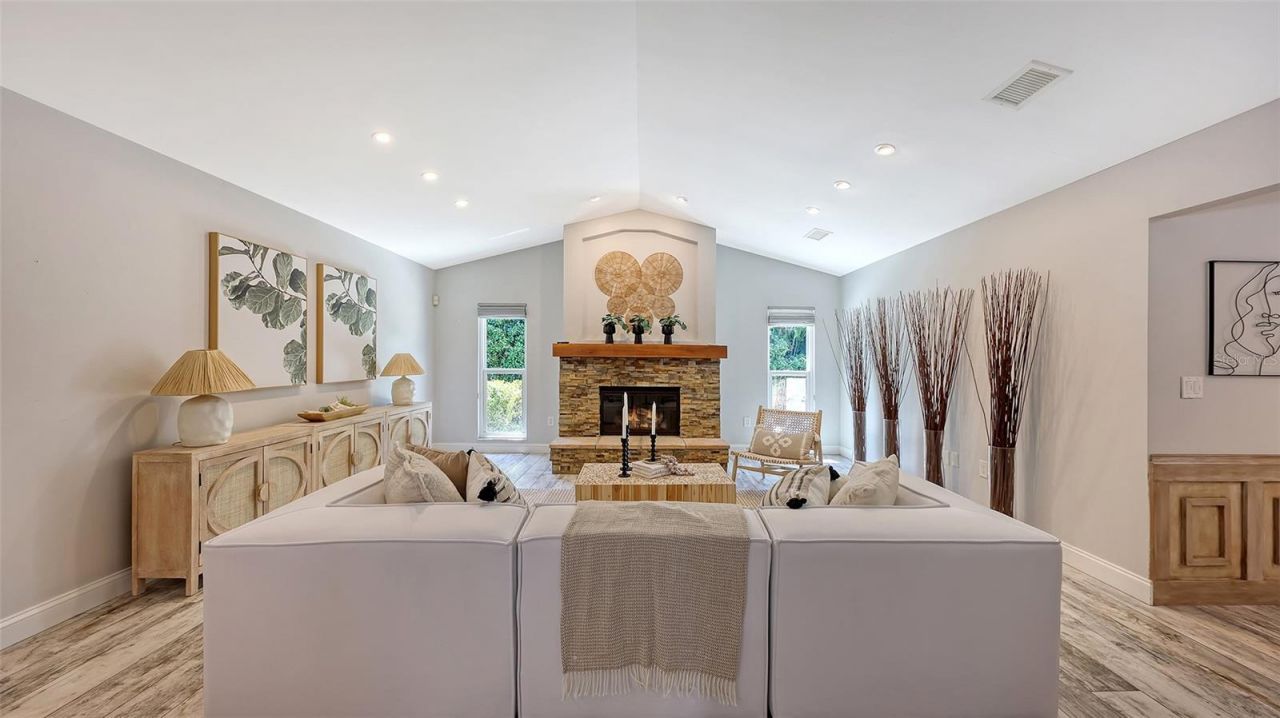 7937 Broadmoor Pines Boulevard, Sarasota, FL 34243 Photo