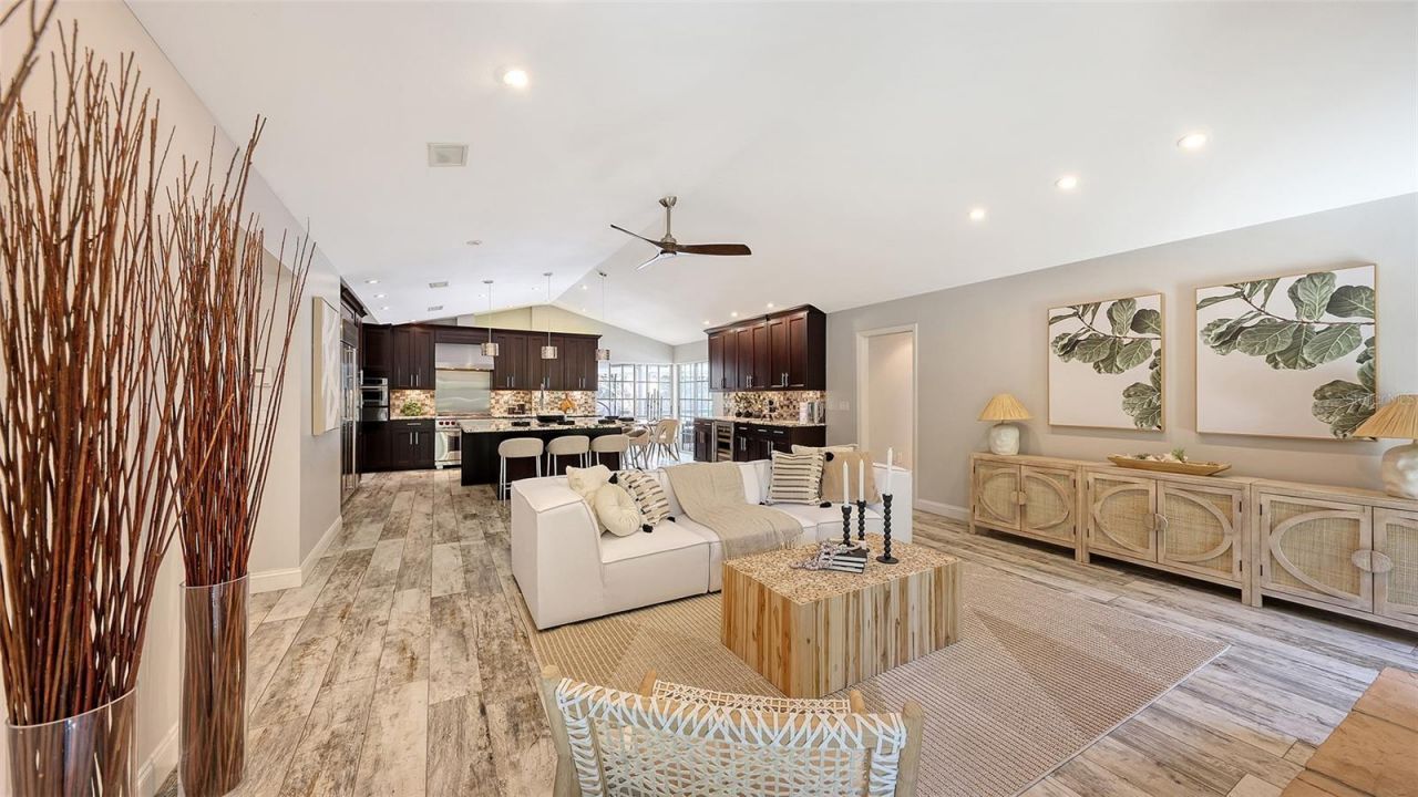 7937 Broadmoor Pines Boulevard, Sarasota, FL 34243 Photo
